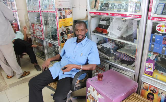 Mobiltelefon-Händler im Sudan | Foto: joepyrek